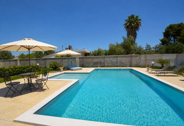 Villa Gloria: Autumn, Pool, Spring, Summer
