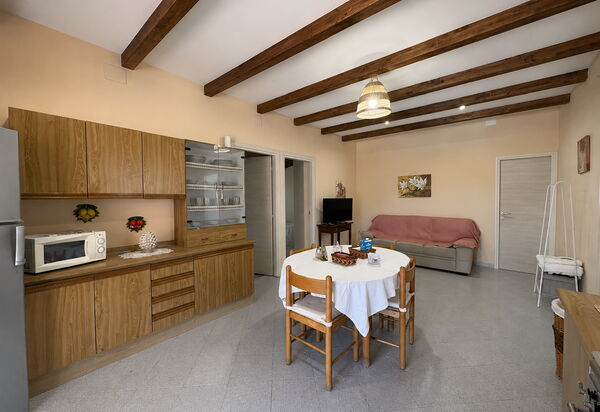 Villa Gloria: Autumn, Kitchen, Living Room, Spring, Summer