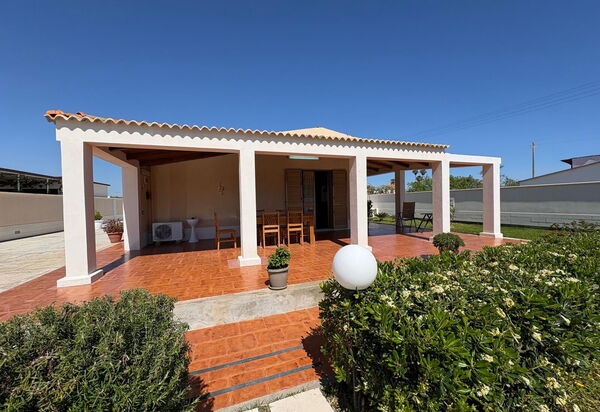 Villa Gloria: Autumn, Balcony / Terrace / Patio, Main Entrance, Spring, Summer