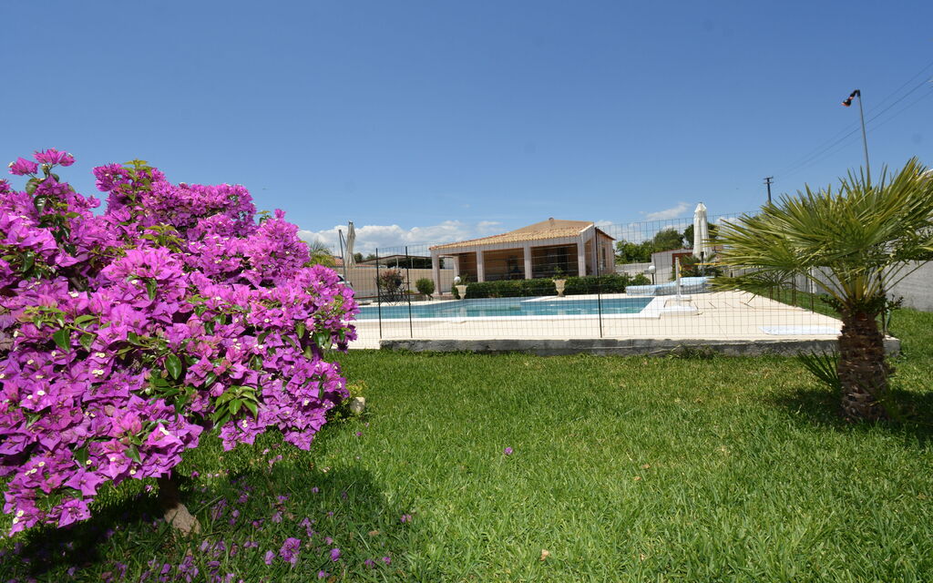 Villa Gloria: Autumn, Garden, Spring, Summer