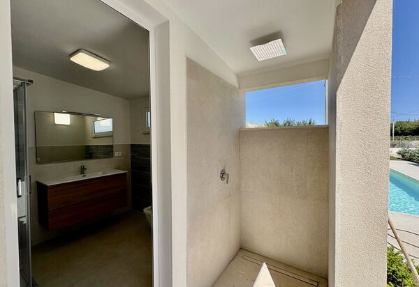 Villa Marzia - Augusta: Autumn, Bathroom, Spring, Summer