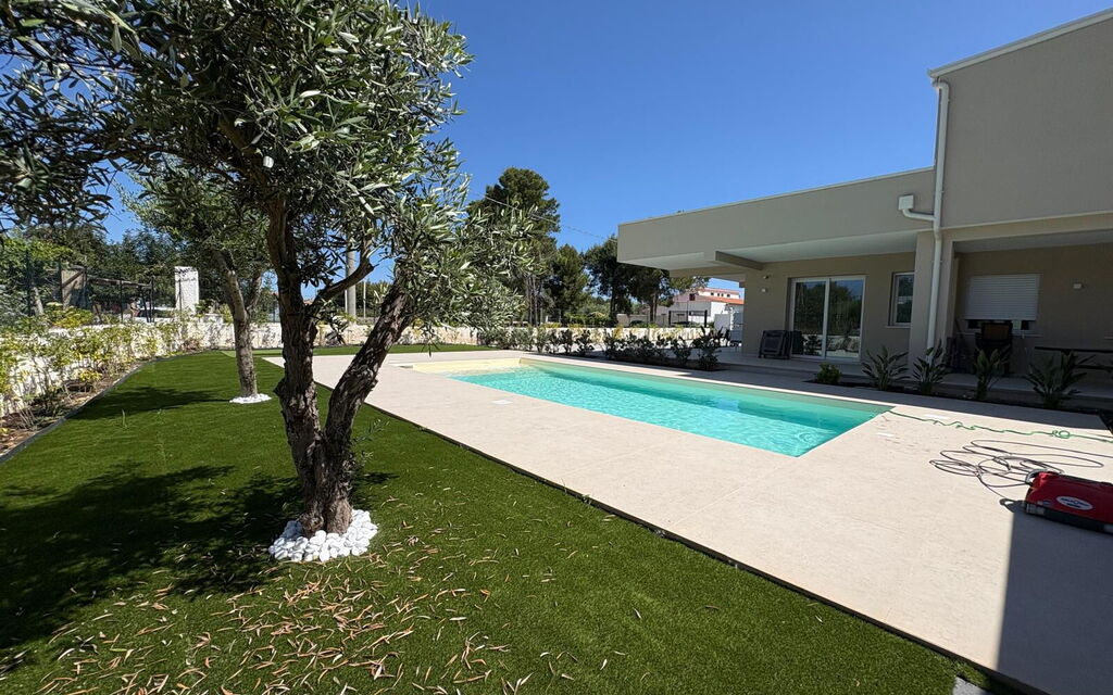 Villa Marzia - Augusta: Autumn, Balcony / Terrace / Patio, Garden, Pool, Spring, Summer