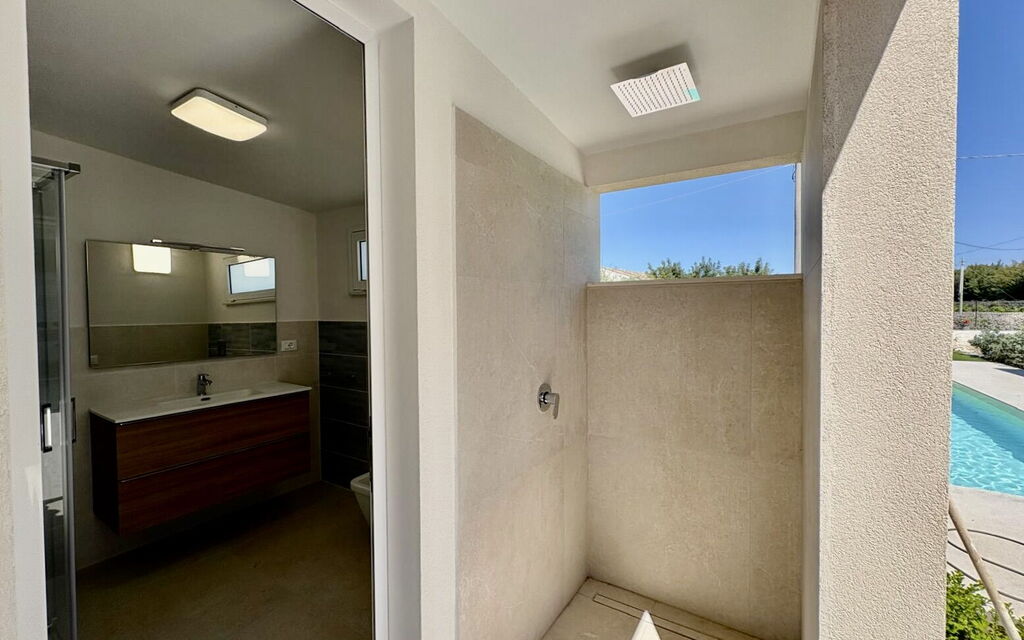 Villa Marzia - Augusta: Autumn, Bathroom, Spring, Summer