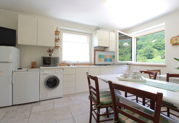 Casa Mis: Autumn, Kitchen, Spring, Summer