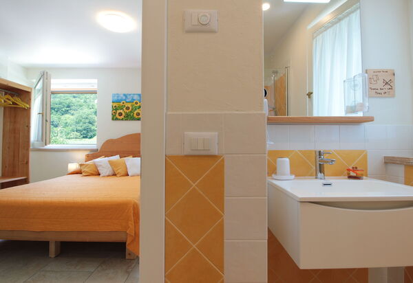 Casa Mis: Autumn, Bathroom, Bedroom, Spring, Summer