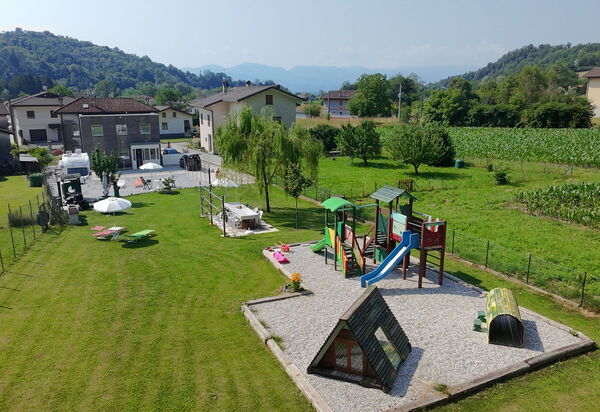 Casa Mis: Autumn, Garden, Spring, Summer