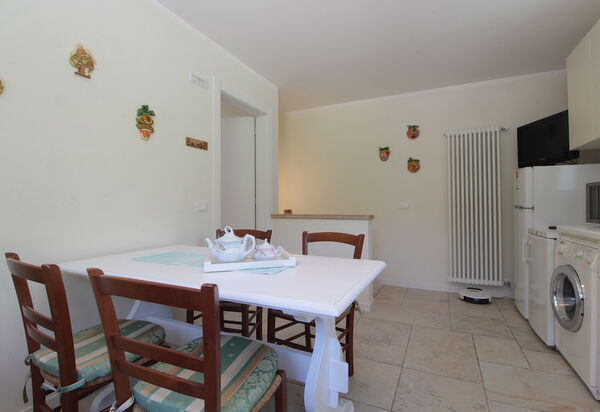 Casa Mis: Autumn, Kitchen, Spring, Summer