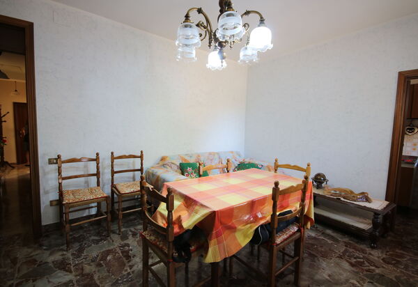 Il Paradiso tra Gli Ulivi: Autunno, Estate, Inverno, Primavera, Sala da pranzo