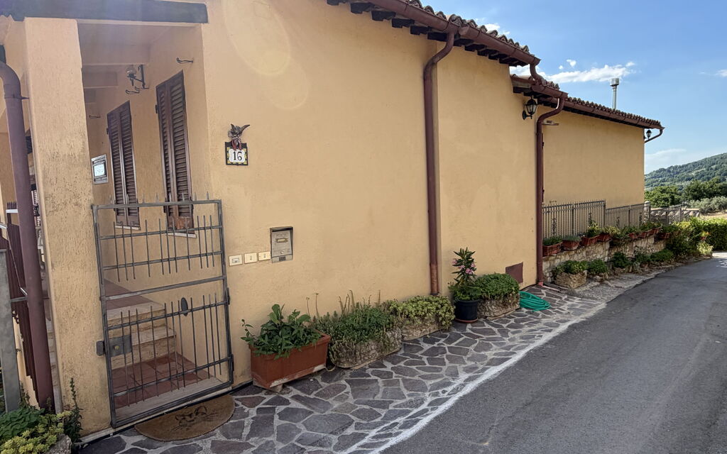 Il Paradiso tra Gli Ulivi: all'aperto, Autunno, Entrata Principale, Estate, Esterni, Inverno, Primavera