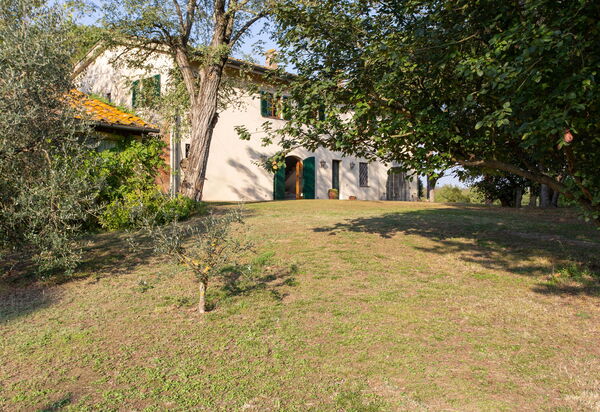 Podere Le Capannucce: Building Exterior