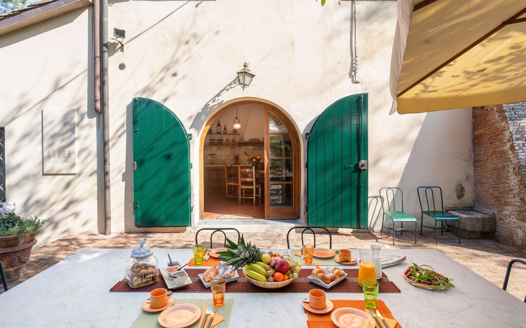 Podere Le Capannucce: Building Exterior