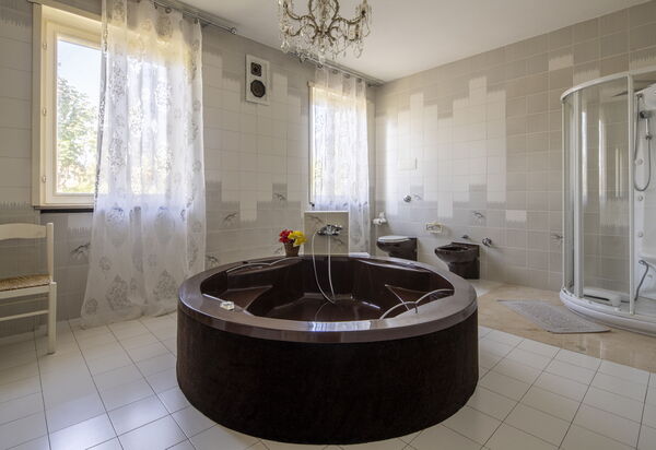 Villa Eva: Autumn, Bathroom, Spring, Summer
