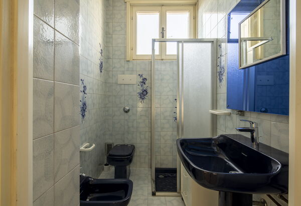 Villa Eva: Autumn, Bathroom, Spring, Summer