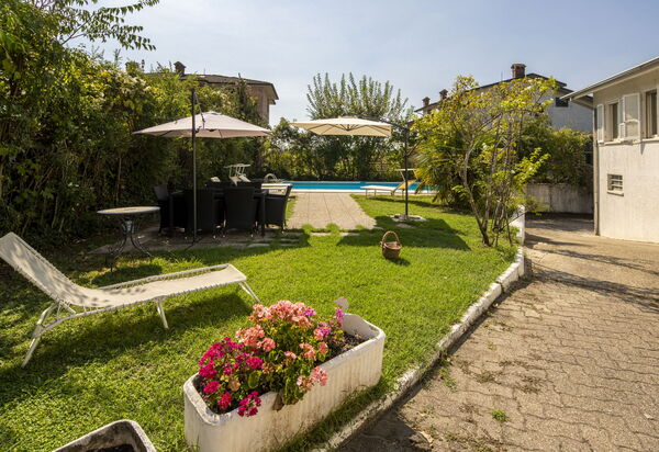 Villa Eva: Autumn, Garden, Spring, Summer