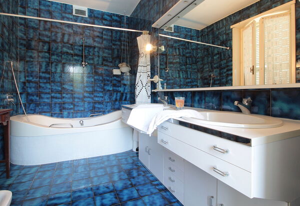 Villa Eva: Autumn, Bathroom, Spring, Summer