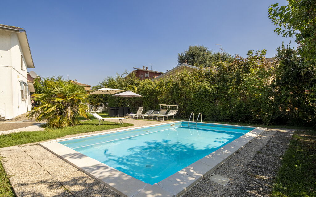 Villa Eva: Autumn, Spring, Summer
