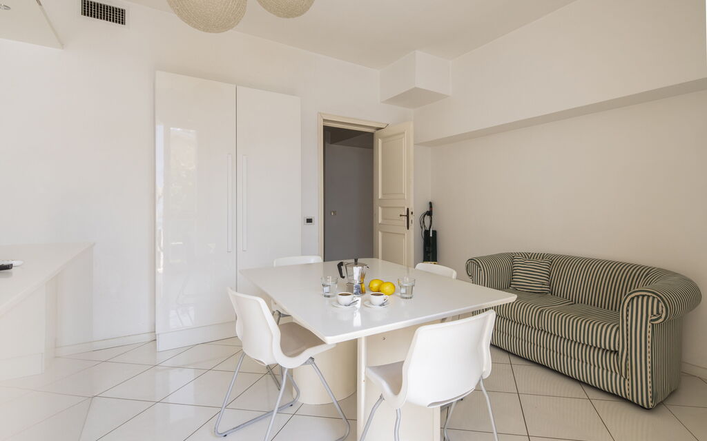 Villa Eva: Autumn, Dining Room, Spring, Summer