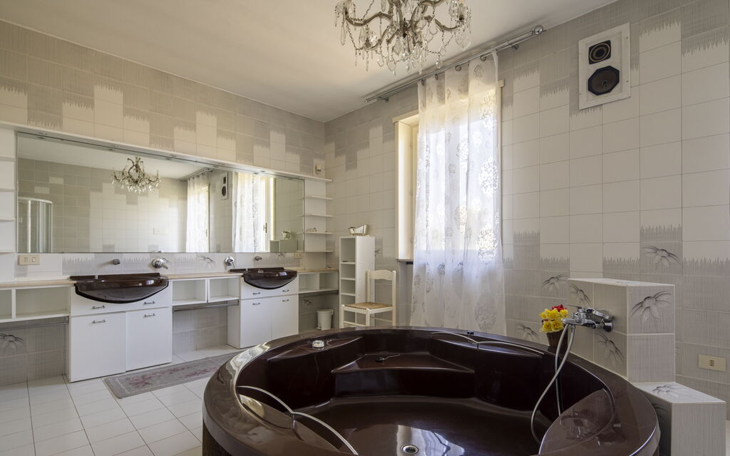 Villa Eva: Autumn, Bathroom, Spring, Summer
