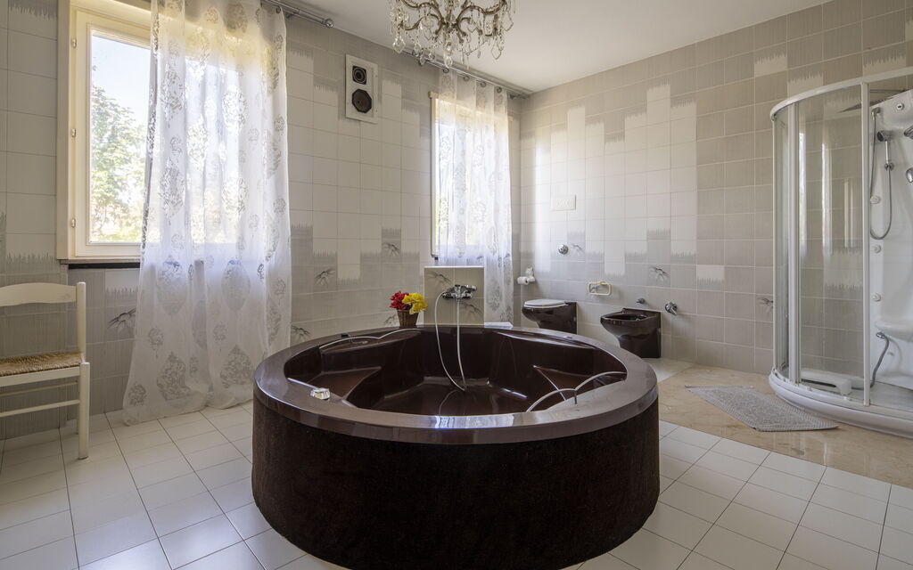 Villa Eva: Autumn, Bathroom, Spring, Summer