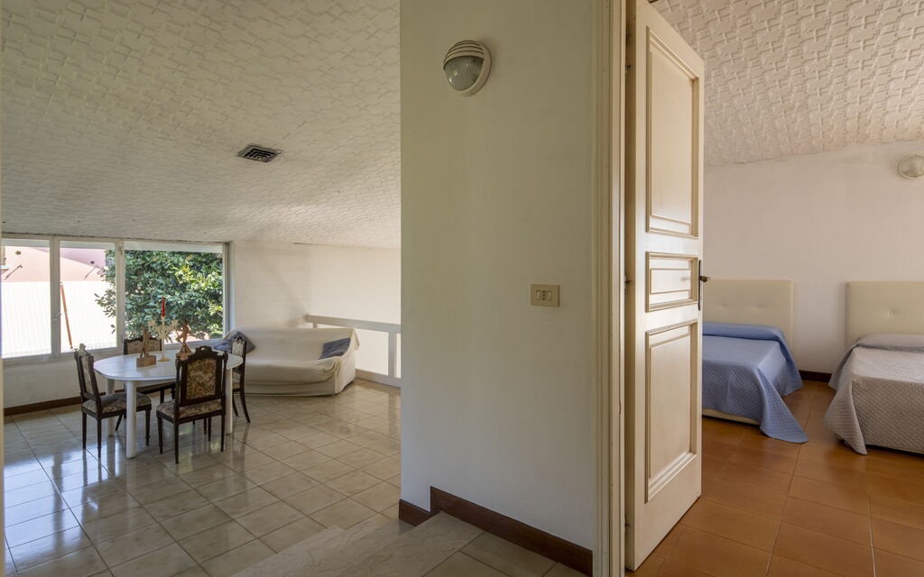 Villa Eva: Autumn, Bedroom, Living Room, Spring, Summer