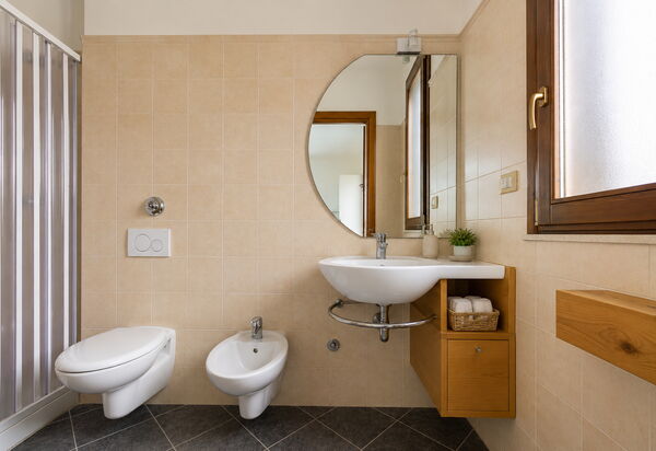 Villa Don Pino: Autumn, Bathroom, Spring, Summer