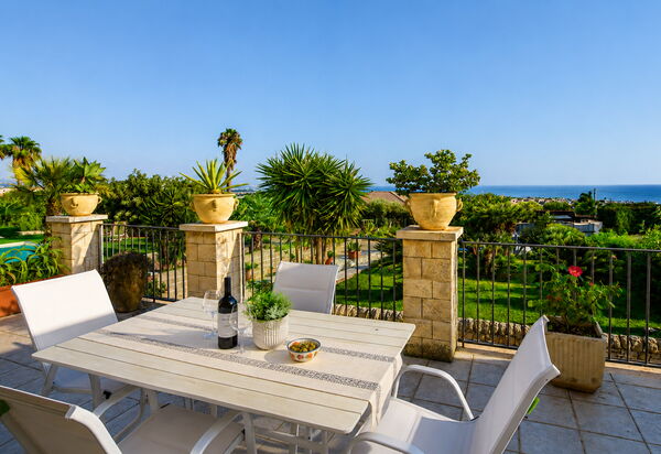 Villa Don Pino: Autumn, Living Room, Spring, Summer