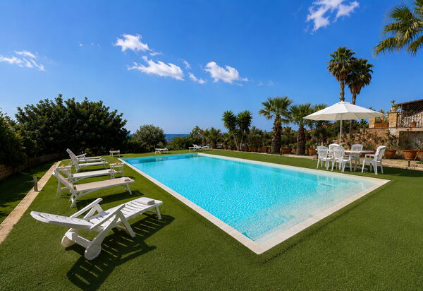 Villa Don Pino: Autumn, Pool, Spring, Summer