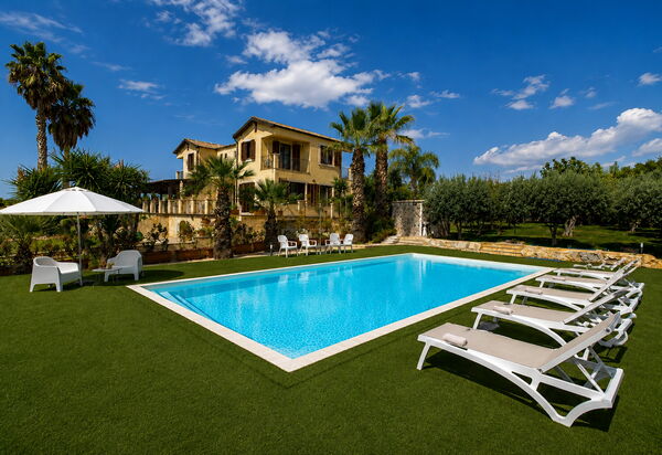 Villa Don Pino: Autumn, Pool, Spring, Summer