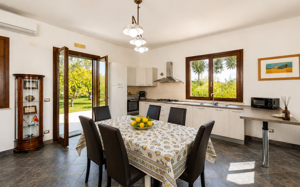 Villa Don Pino: Autunno, Estate, Primavera, Soggiorno