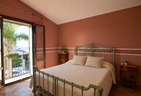 La Villa di Giusy: Autumn, Bedroom, Spring, Summer