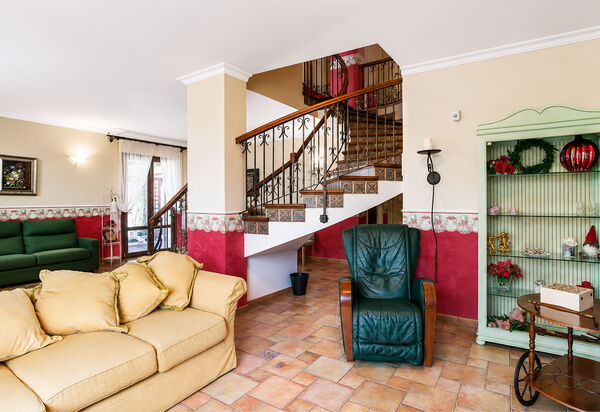 La Villa di Giusy: Autumn, Living Room, Spring, Summer