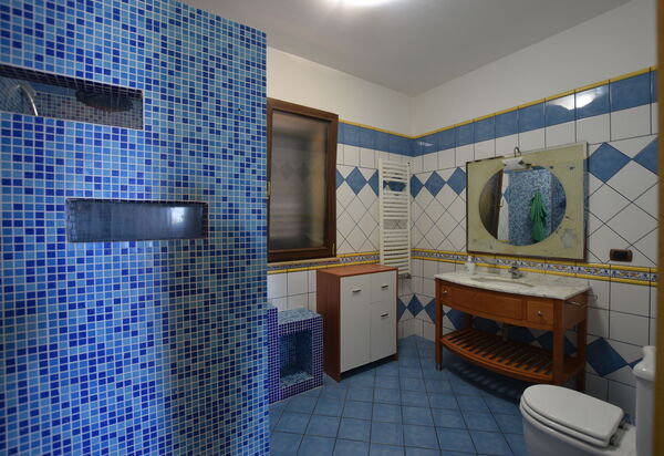 La Villa di Giusy: Autumn, Bathroom, Spring, Summer