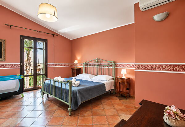 La Villa di Giusy: Autumn, Bedroom, Spring, Summer