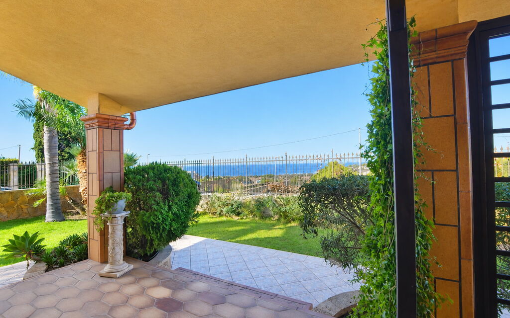 La Villa di Giusy: Autumn, Balcony / Terrace / Patio, Garden, Spring, Summer