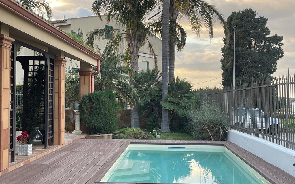La Villa di Giusy: Autumn, Balcony / Terrace / Patio, Garden, Pool, Spring, Summer