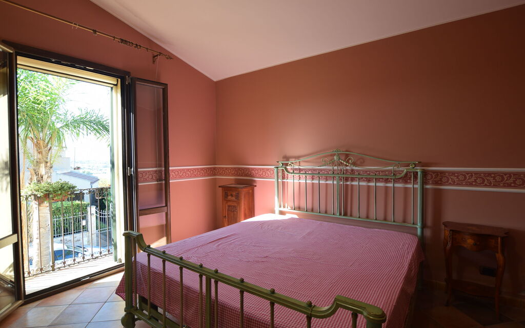 La Villa di Giusy: Autumn, Bedroom, Spring, Summer