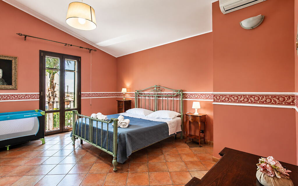 La Villa di Giusy: Autumn, Bedroom, Spring, Summer