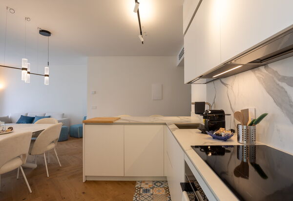Porto di Luce Luxury, Jacuzzi and Seaview: Autunno, Cucina, Estate, Primavera, Soggiorno
