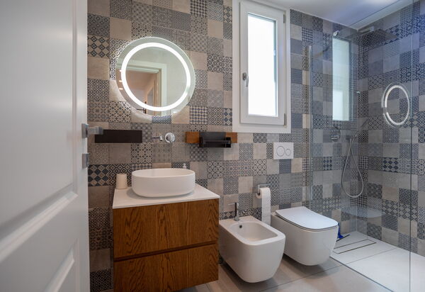 Porto di Luce Luxury, Jacuzzi and Seaview: Autunno, Bagno, Estate, Primavera