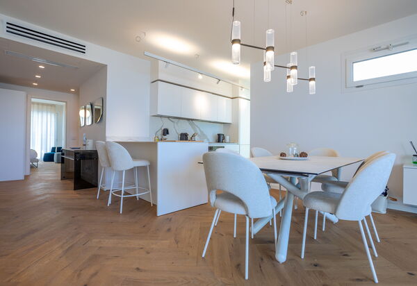 Porto di Luce Luxury, Jacuzzi and Seaview: Autunno, Cucina, Estate, Primavera, Soggiorno