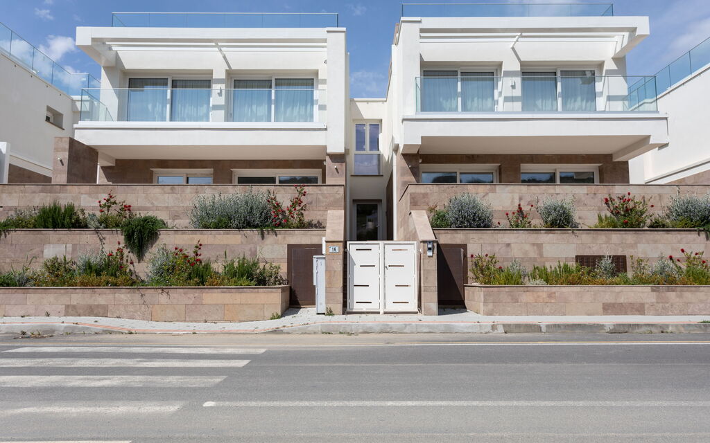Porto di Luce Luxury, Jacuzzi and Seaview: Autunno, Entrata Principale, Estate, Primavera