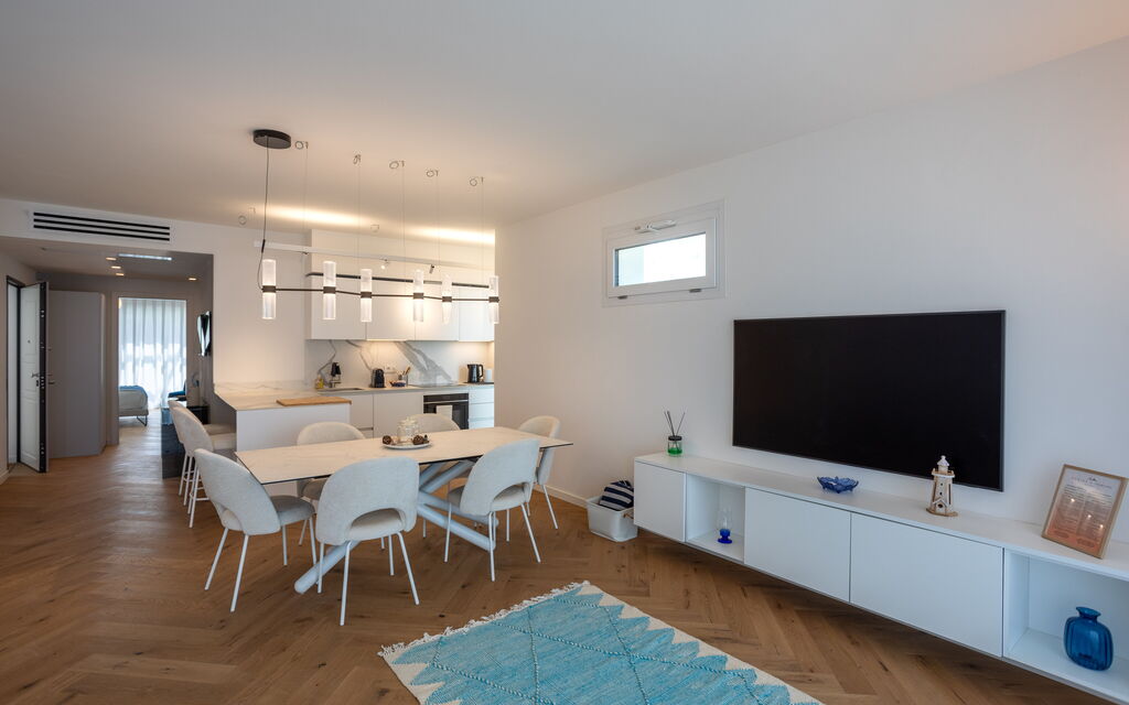 Porto di Luce Luxury, Jacuzzi and Seaview: Autunno, Cucina, Estate, Primavera, Soggiorno