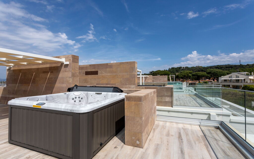 Porto di Luce Luxury, Jacuzzi and Seaview: Autunno, Estate, Primavera