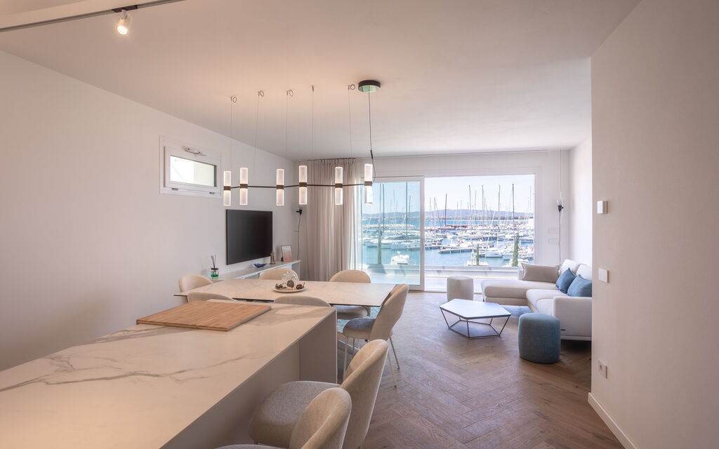 Porto di Luce Luxury, Jacuzzi and Seaview: Autunno, Cucina, Estate, Primavera, Soggiorno