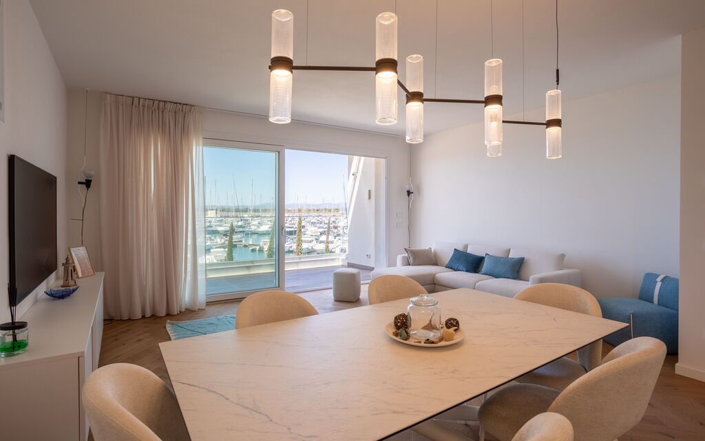 Porto di Luce Luxury, Jacuzzi and Seaview: Autunno, Cucina, Estate, Primavera, Soggiorno
