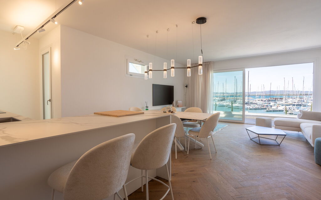 Porto di Luce Luxury, Jacuzzi and Seaview: Autunno, Cucina, Estate, Primavera, Soggiorno