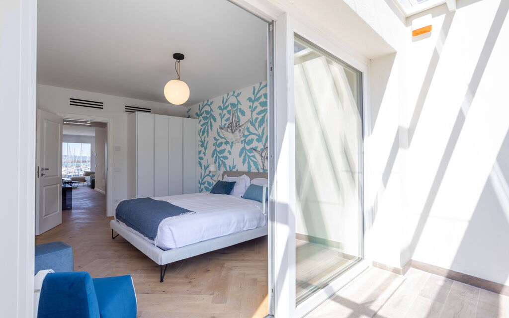 Porto di Luce Luxury, Jacuzzi and Seaview: Autunno, Camera da letto, Estate, Primavera