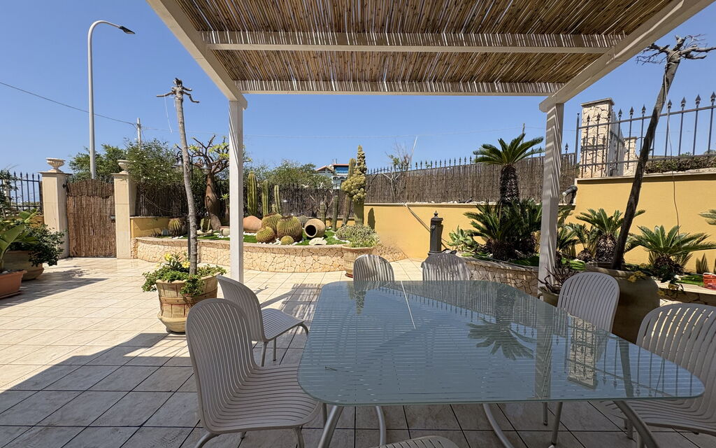 Villa Magda: Autumn, Garden, Spring, Summer