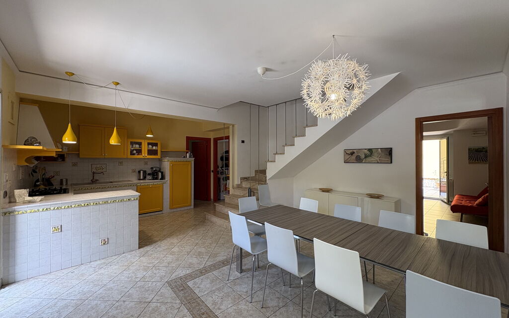Villa Magda: Autumn, Spring, Summer