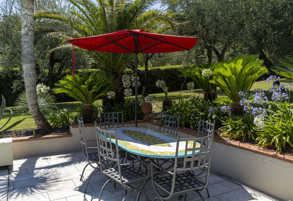 Villa El Perlè, Padenghe sul Garda: Autunno, Estate, Giardino, Primavera